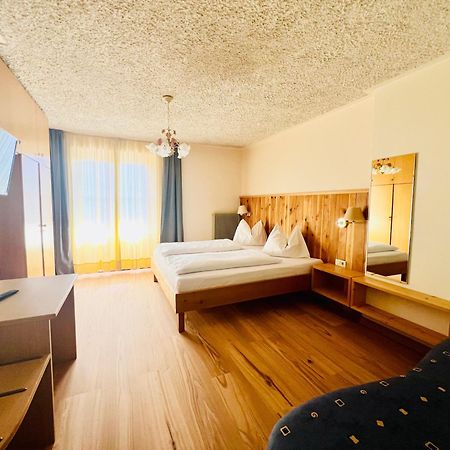 Lake & River Hotel カレッツァ・アル・ラーゴ エクステリア 写真
